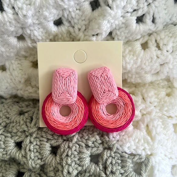 NWT PINK EARRINGS - Picture 2 of 4